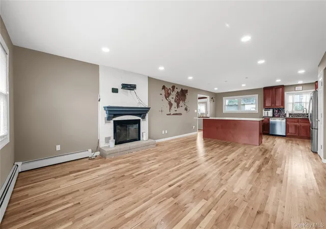 Listing Photo 5 - Condo for sale in building located at 280 S Bayview Ave, Babylon, NY 11701