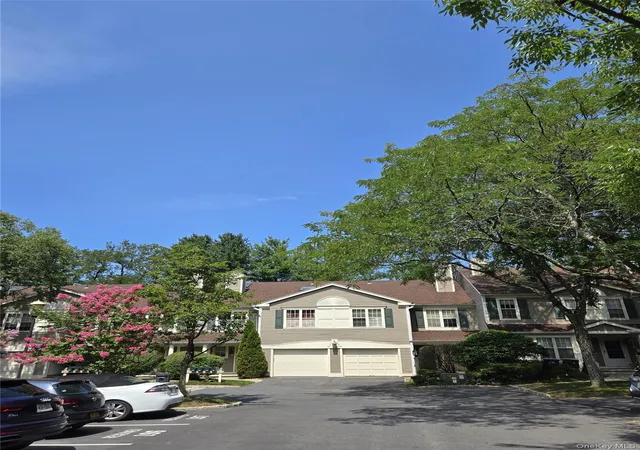 Photo 3 of Condo for sale at 1506 Pondcrest Ln, Greenburgh, NY 10607 | MLS# 1039146 | Listing updated on 2026-09-15
