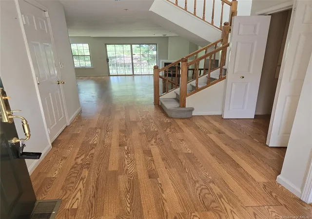 Photo 3 of Condo for sale at 1506 Pondcrest Ln, Greenburgh, NY 10607 | MLS# 1039146 | Listing updated on 2026-10-16