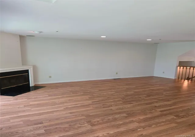 Photo 4 of Condo for sale at 1506 Pondcrest Ln, Greenburgh, NY 10607 | MLS# 1039146 | Listing updated on 2026-10-16