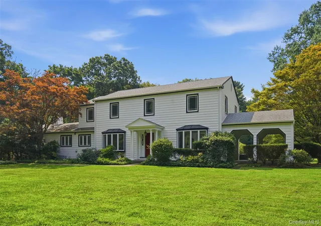 Photo 3 of Single family home for sale at 897 Ripley Ln, Oyster Bay, NY 11771 | MLS# 1039187 | Listing updated on 2026-09-18