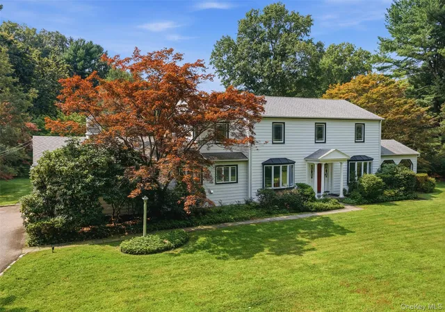 Photo 3 of Single family home for sale at 897 Ripley Ln, Oyster Bay, NY 11771 | MLS# 1039187 | Listing updated on 2026-09-18