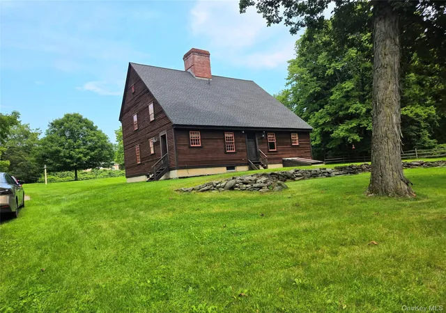 Photo 2 of Single family home for sale at 56 Finnerty Pl, Putnam Valley, NY 10579 | MLS# 1039244 | Listing updated on 2026-09-13