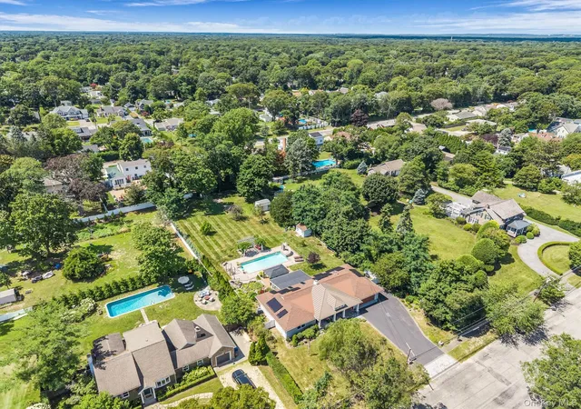 Photo 2 of Single family home for sale at 6 N Howells Point Rd, Brookhaven, NY 11713 | MLS# 1039319 | Listing updated on 2026-09-10