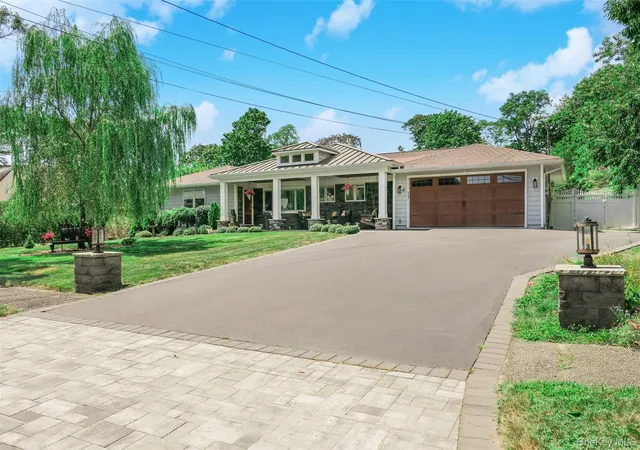 Photo 3 of Single family home for sale at 6 N Howells Point Rd, Brookhaven, NY 11713 | MLS# 1039319 | Listing updated on 2026-09-10
