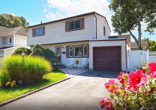 Photo 1 of Sale Pending at 108 Connecticut Ave, Oyster Bay, NY 11758 | MLS# 1039341 | Listing updated on 2026-09-25