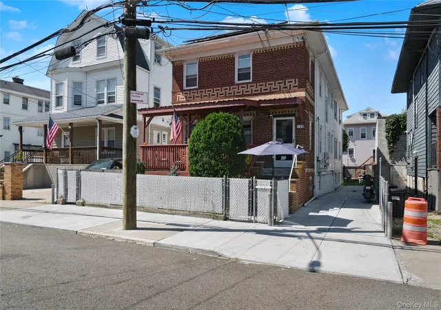 Multi family home for sale at 193 Beach 113th St, New York, NY 11694 | MLS# 1039397