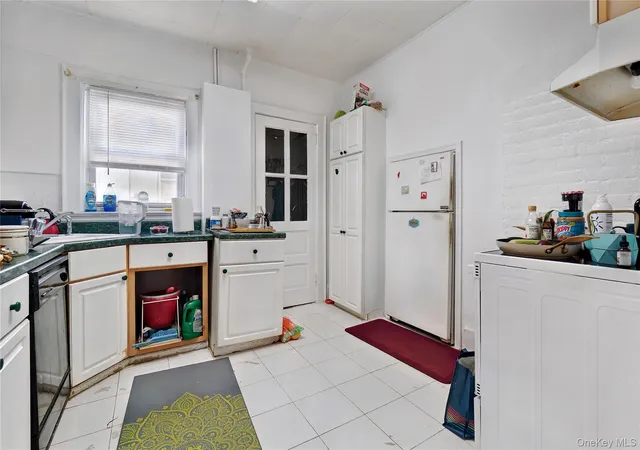 Photo 3 of House for sale at 193 Beach 113th St, New York, NY 11694 | MLS# 1039397 | Listing updated on 2026-09-14