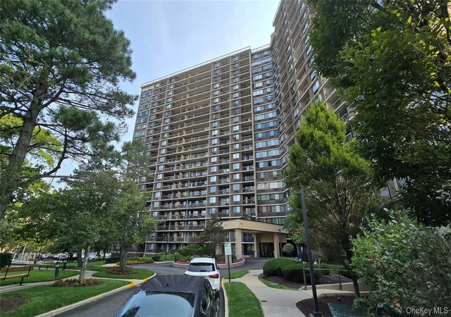 Photo 1 of Condo for sale at 2 Bay Clb Dr #10Z3, New York, NY 11360 | MLS# 1039505 | Listing updated on 2026-10-28