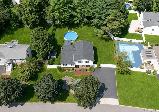 Photo 3 of Sale Pending at 3 Humming Ln, Brookhaven, NY 11727 | MLS# 1039557 | Listing updated on 2026-09-10