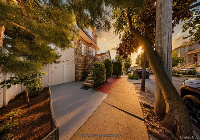 Photo 3 of Sale Pending at 810 Nugent Ave, New York, NY 10306 | MLS# 1039567 | Listing updated on 2026-09-23