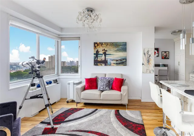 Photo 3 of House for sale at 3333 Henry Hudson Pkwy #20D, New York, NY 10463 | MLS# 1039703 | Listing updated on 2026-09-10