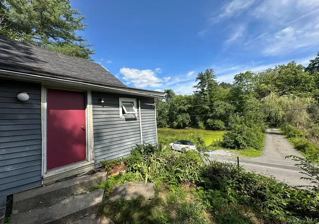 Photo 4 of House for sale at 348-354 Binnewater Rd, Rosendale, NY 12401 | MLS# 1039795 | Listing updated on 2026-10-03