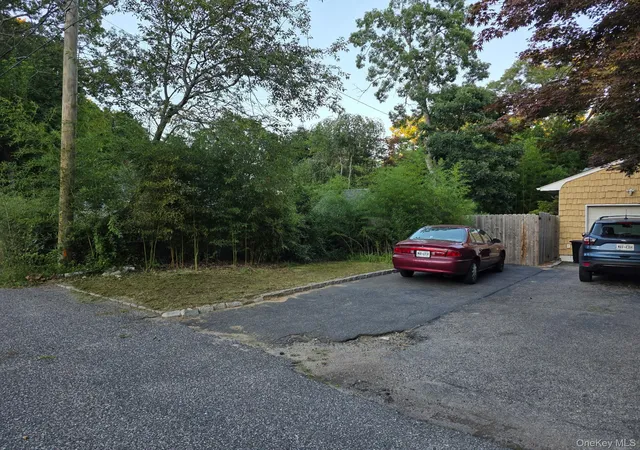 Photo 3 of Single family home for sale at 139 Parkside Ave, Brookhaven, NY 11764 | MLS# 1039881 | Listing updated on 2026-09-14
