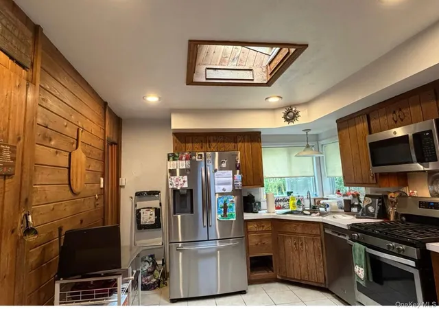 Photo 3 of Single family home for sale at 139 Parkside Ave, Brookhaven, NY 11764 | MLS# 1039881 | Listing updated on 2026-09-14