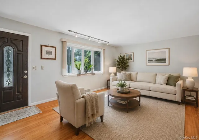 Photo 4 of Single family home for sale at 8 Hampton Rd, Poughkeepsie (town), NY 12603 | MLS# 1039910 | Listing updated on 2026-09-12