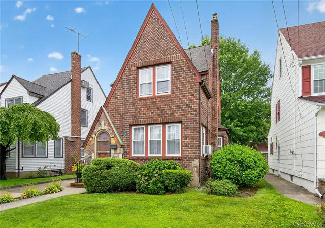 Photo 3 of Sale Pending at 448 Lewis Pl, North Hempstead, NY 11501 | MLS# 1039916 | Listing updated on 2026-09-10