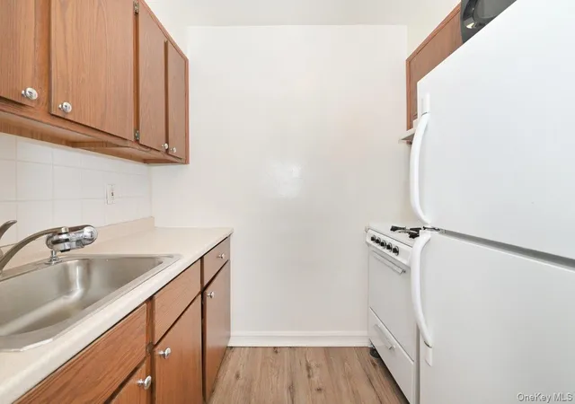 Photo 4 of House for sale at 2 Birchwood Ct #5H, Hempstead, NY 11501 | MLS# 1039978 | Listing updated on 2026-10-02