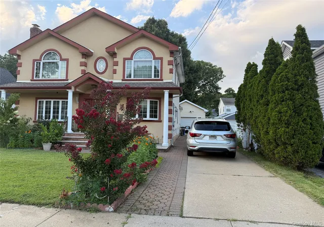 Photo 2 of Single family home for sale at 43 Baxter Ave, North Hempstead, NY 11040 | MLS# 1040035 | Listing updated on 2026-09-14