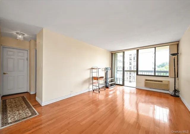 Listing Photo 2 - Condo for sale in building located at 150-38 Union Turnpike, New York, NY 11367 - Unit #6F