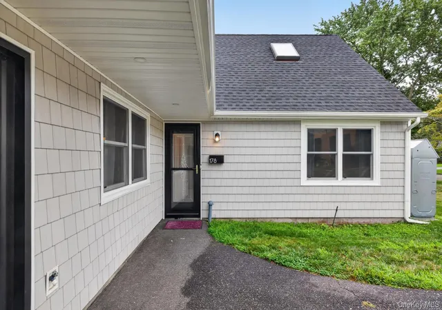 Photo 2 of Sale Pending at 178 Montrose Dr, Brookhaven, NY 11776 | MLS# 1040095 | Listing updated on 2026-09-11