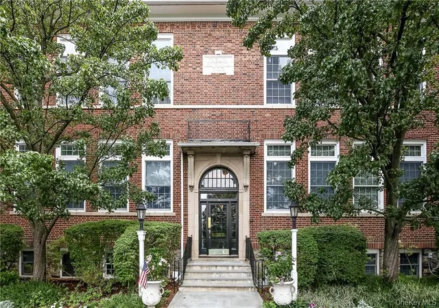 Photo 1 of Condo for sale at 20 Whippoorwill Rd E, North Castle, NY 10504 | MLS# 1040116 | Listing updated on 2026-09-14
