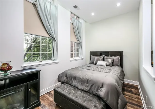 Photo 4 of Sale Pending at 20 Whippoorwill Rd E, North Castle, NY 10504 | MLS# 1040116 | Listing updated on 2026-10-09
