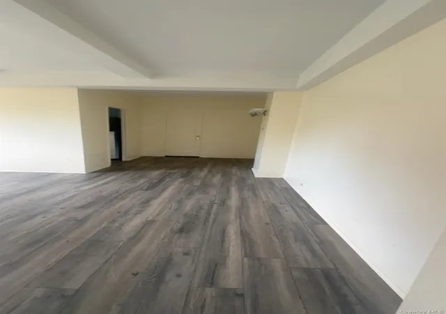 Photo 3 of Condo for sale at 1530 Archer Rd #7H, New York, NY 10462 | MLS# 1040454 | Listing updated on 2026-09-12
