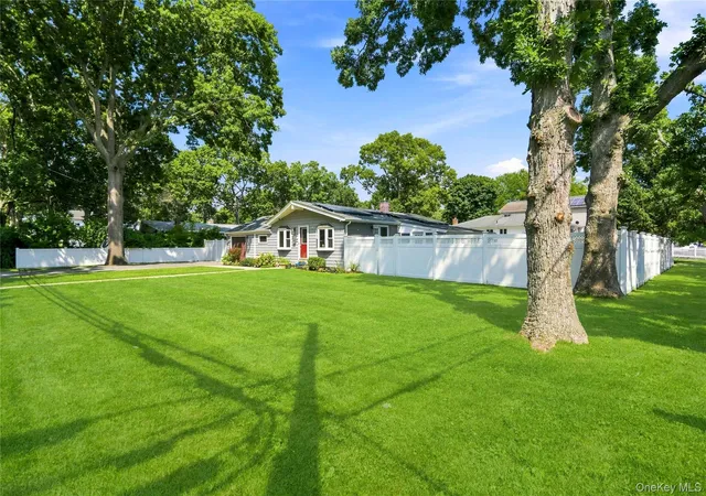 Photo 3 of Single family home for sale at 91 Spruce Ave, Islip, NY 11795 | MLS# 1040513 | Listing updated on 2026-09-14