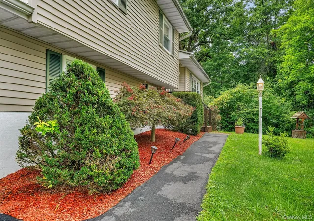 Photo 2 of Single family home for sale at 22 Elliott Pl, Wawayanda, NY 10958 | MLS# 1040572 | Listing updated on 2026-09-15