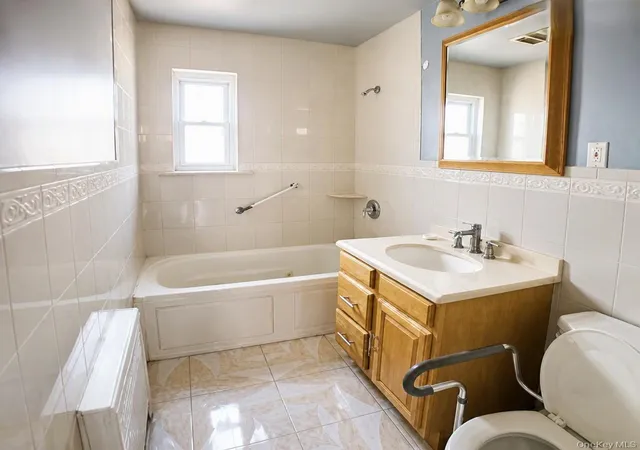Photo 4 of Single family home for sale at 3029 Matthews Ave, New York, NY 10467 | MLS# 1040592 | Listing updated on 2026-09-15