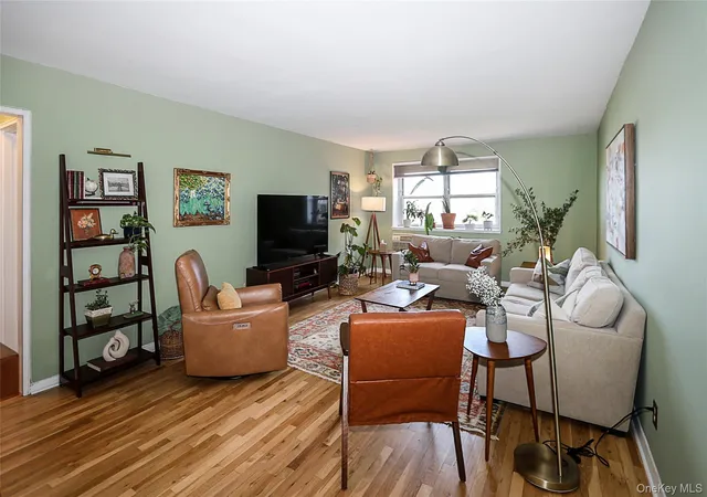 Listing Photo 4 - Condo for sale in building located at 100 Lincoln Ave, Mineola, NY 11030 - Unit #3D