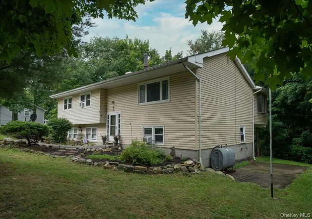 Photo 2 of Single family home for sale at 30 Laura Rd, Monroe, NY 10950 | MLS# 1040813 | Listing updated on 2026-09-12