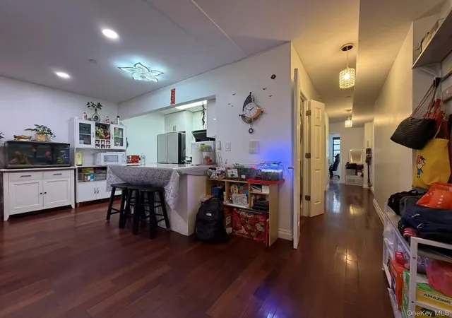 Photo 3 of Condo for sale at 71-19 162nd Street #1I, New York, NY 11365 | MLS# 1040854 | Listing updated on 2026-09-13