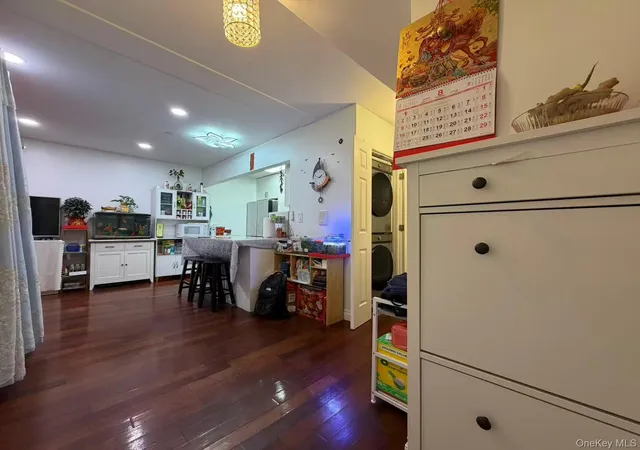 Photo 4 of Condo for sale at 71-19 162nd Street #1I, New York, NY 11365 | MLS# 1040854 | Listing updated on 2026-09-13