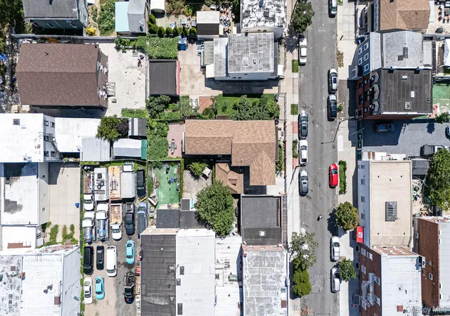Photo 4 of House for sale at 9511 92nd Street, New York, NY 11416 | MLS# 1040861 | Listing updated on 2026-09-13