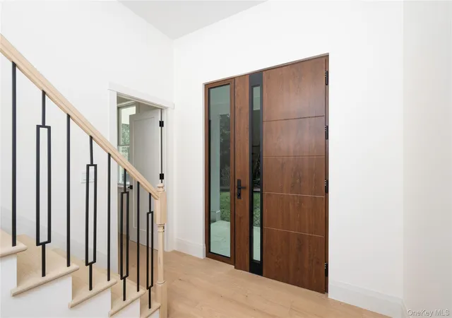 Photo 3 of Single family home for sale at 65 Dutch St, Cortlandt, NY 10567 | MLS# 1040867 | Listing updated on 2026-09-26