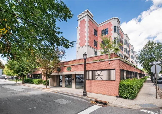 Photo 1 of Condo for sale at 101 Sheldrake Pl #20, Mamaroneck, NY 10543 | MLS# 1041141 | Listing updated on 2026-09-13