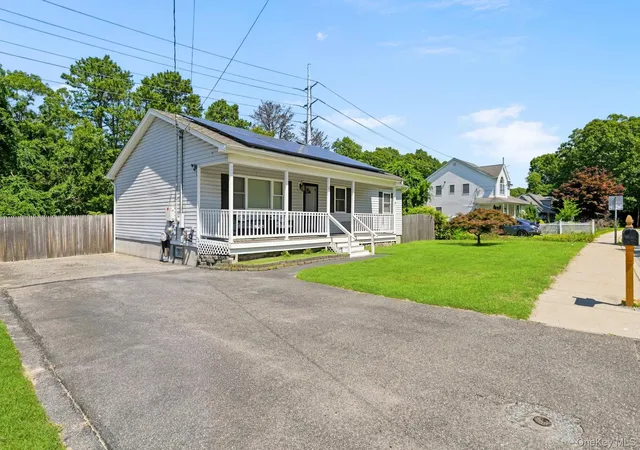 Photo 2 of Single family home for sale at 29 Moriches Middle Is Rd, Brookhaven, NY 11967 | MLS# 1041404 | Listing updated on 2026-09-13