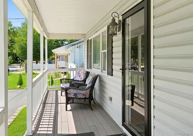 Photo 3 of Single family home for sale at 29 Moriches Middle Is Rd, Brookhaven, NY 11967 | MLS# 1041404 | Listing updated on 2026-09-13