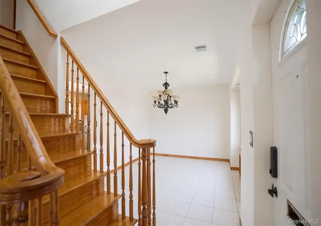 Photo 2 of Single family home for sale at 265 Weidner Ave, Hempstead, NY 11572 | MLS# 1041765 | Listing updated on 2026-09-13