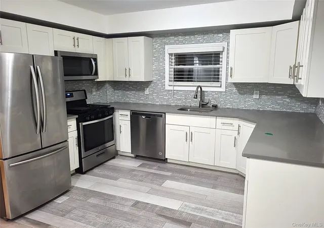 Photo 3 of House for sale at 14 Chestnut St, Hempstead, NY 11563 | MLS# 1042251 | Listing updated on 2026-09-15