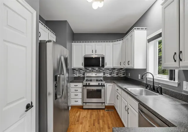 Photo 3 of Single family home for sale at 60 Rockridge Dr, Woodbury, NY 10930 | MLS# 1042318 | Listing updated on 2026-10-04
