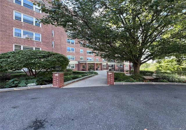 Listing Photo 5 - Condo for sale in building located at 280 Collins, Mount Vernon, NY 10552 - Unit #2B