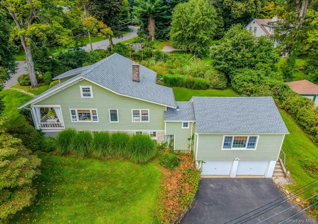 Photo 2 of Single family home for sale at 35 Grandview Ave, Mount Pleasant, NY 10570 | MLS# 1042508 | Listing updated on 2026-09-17