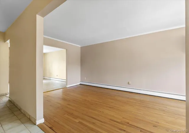 Photo 4 of Sale Pending at 1098 Midland Ave, Yonkers, NY 10708 | MLS# 1042801 | Listing updated on 2026-09-24