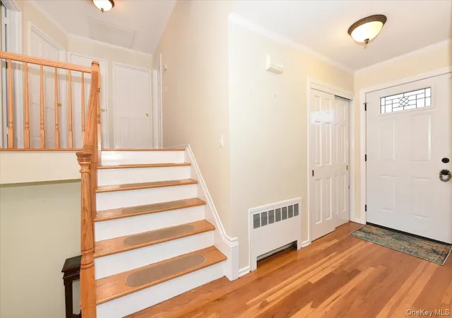 Photo 3 of Single family home for sale at 70 Glenwood Rd, Oyster Bay, NY 11803 | MLS# 1042827 | Listing updated on 2026-09-14