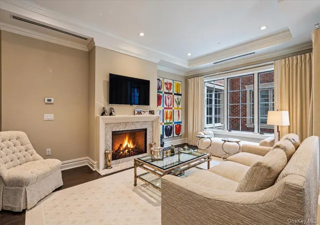 Photo 3 of Condo for sale at 2000 Royal Ct #2009, North Hempstead, NY 11040 | MLS# 1042837 | Listing updated on 2026-09-11