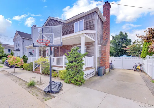 Photo 3 of Single family home for sale at 63 Cedarhurst Ave, Hempstead, NY 11569 | MLS# 1042871 | Listing updated on 2026-09-27