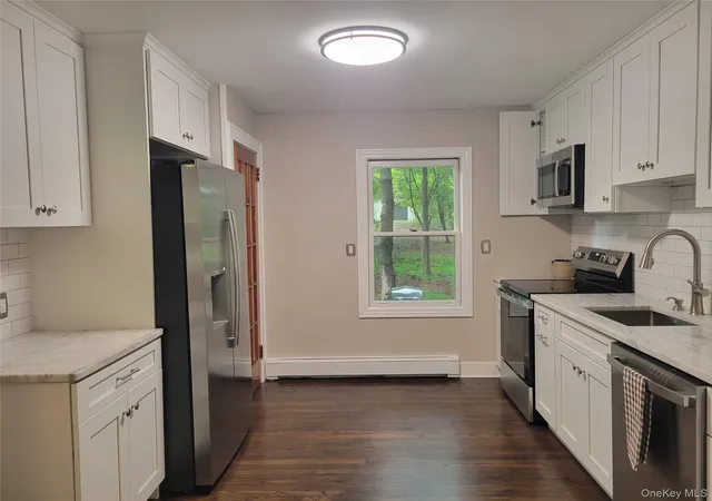 Photo 4 of Sale Pending at 1078 Salt Point Turnpike, Pleasant Valley, NY 12569 | MLS# 1043346 | Listing updated on 2026-09-23